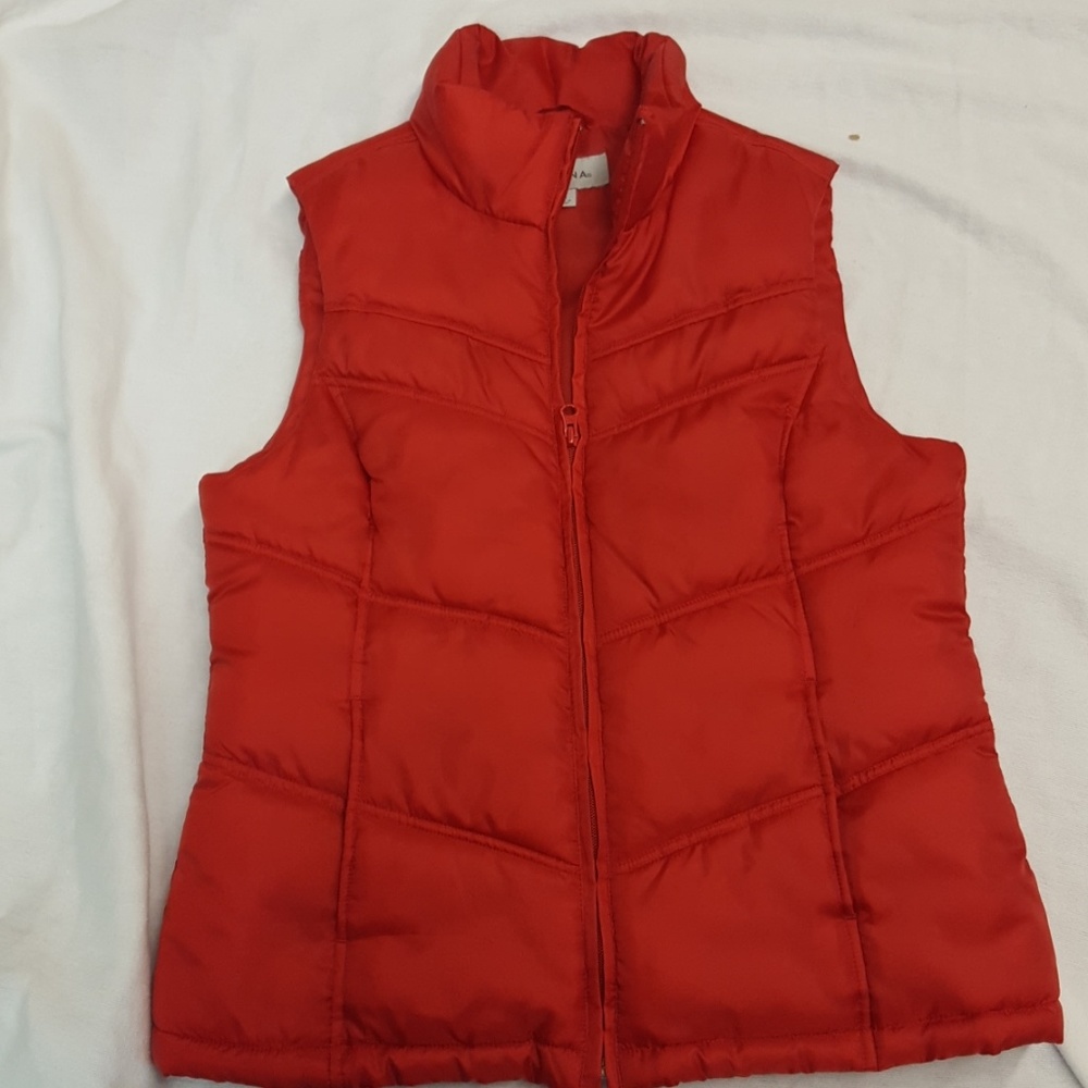 Merona size Med red puffer vest